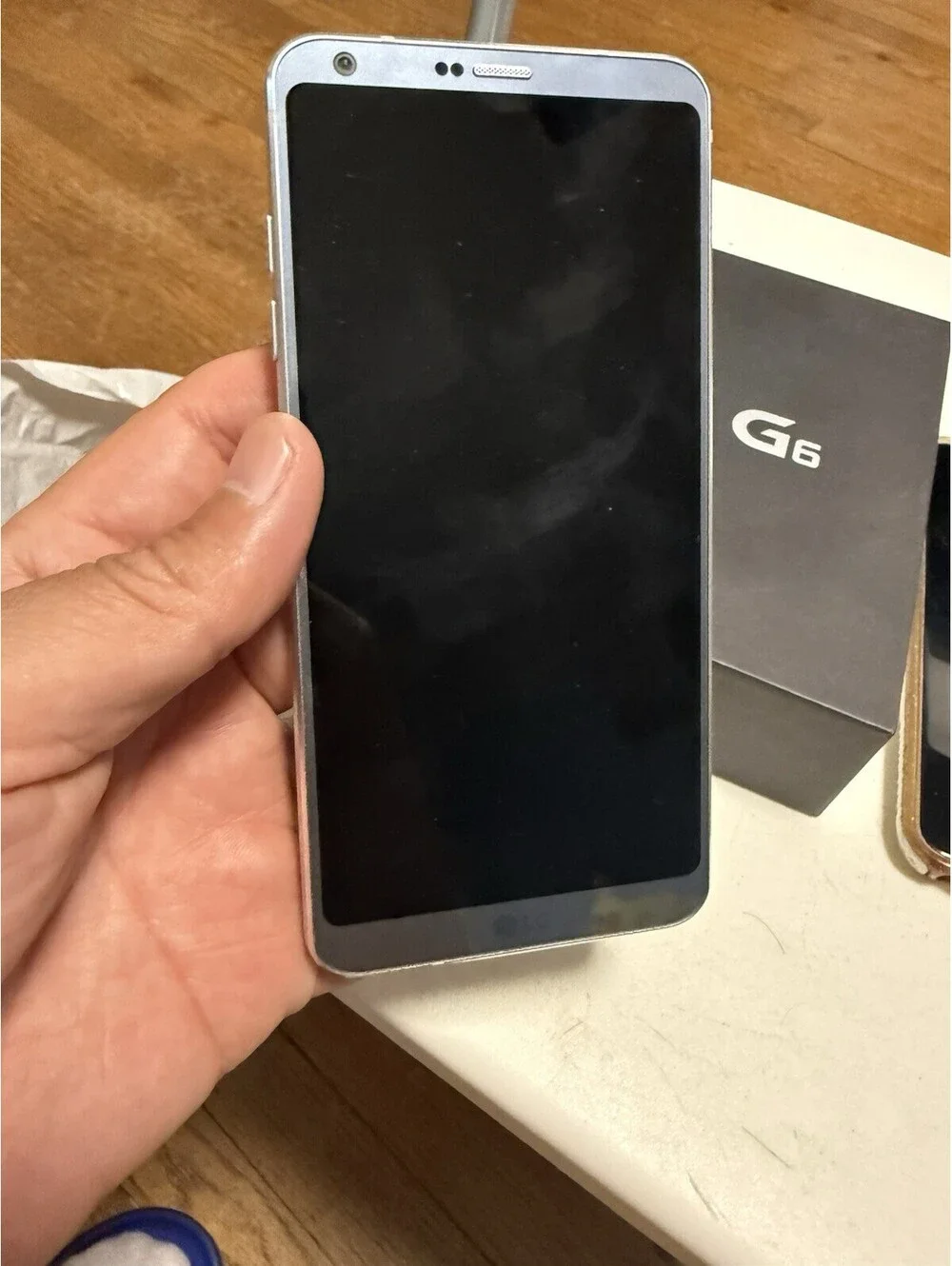 LG G7 ThinQ And  G6 Lot Of 2 Phones , ( Parts Phones ) One With Box